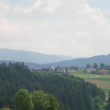 In Honigsgrub Mit Eigenem Balkon Und Fernblick *